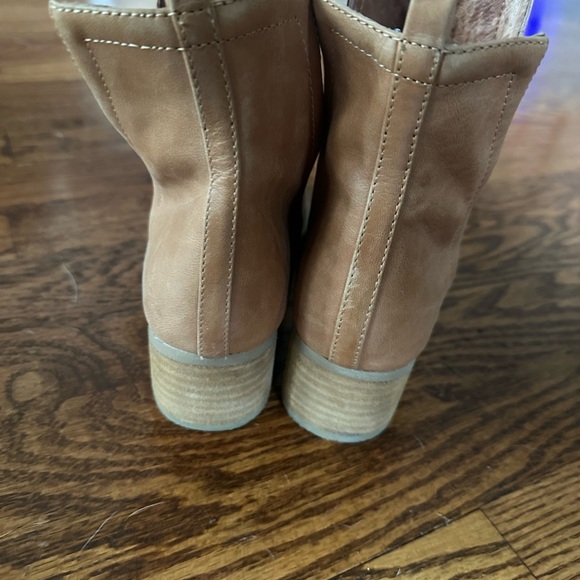 Jeffrey Campbell Oriley Tan Booties size 9M - Picture 2 of 4